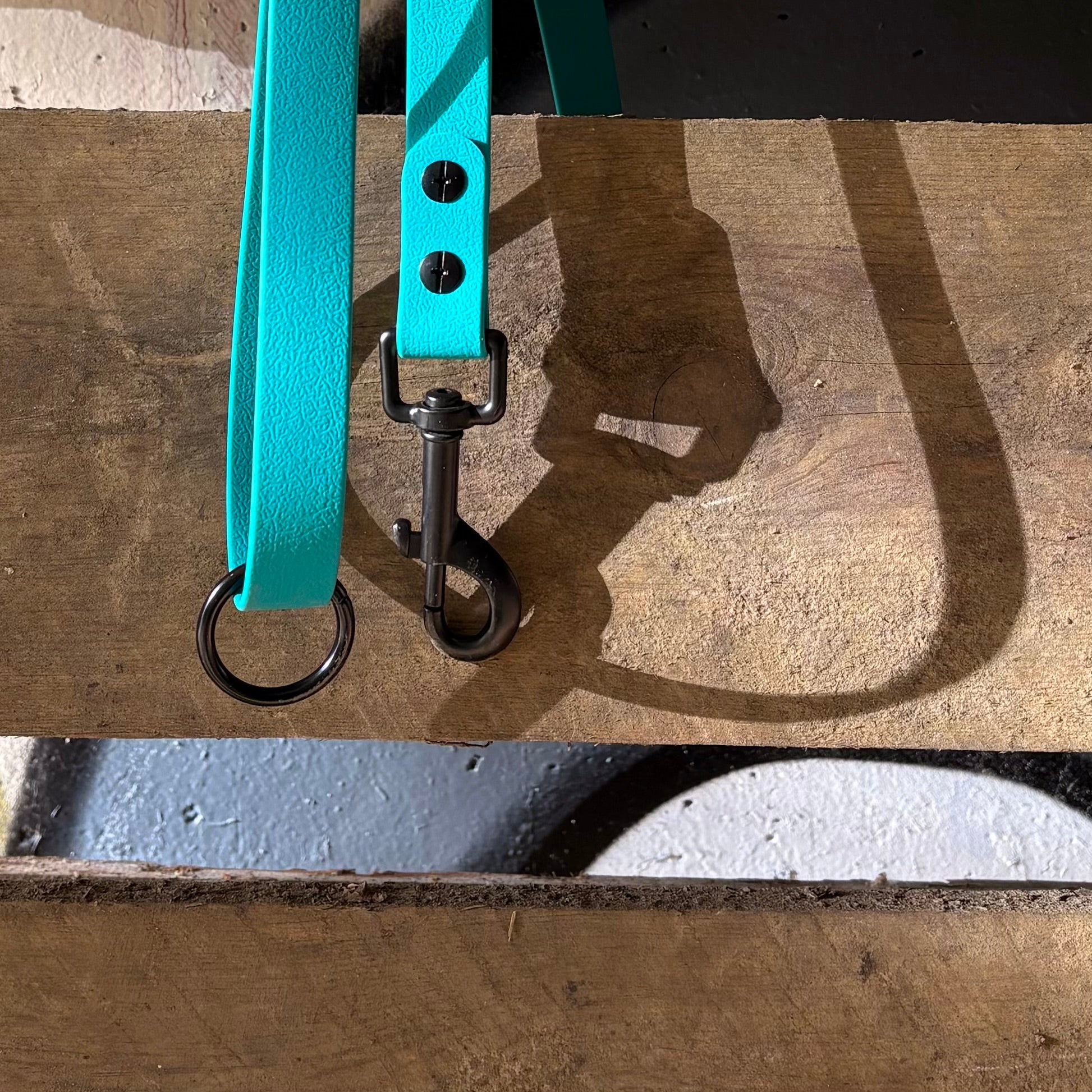 Retro Rave Waterproof Lead