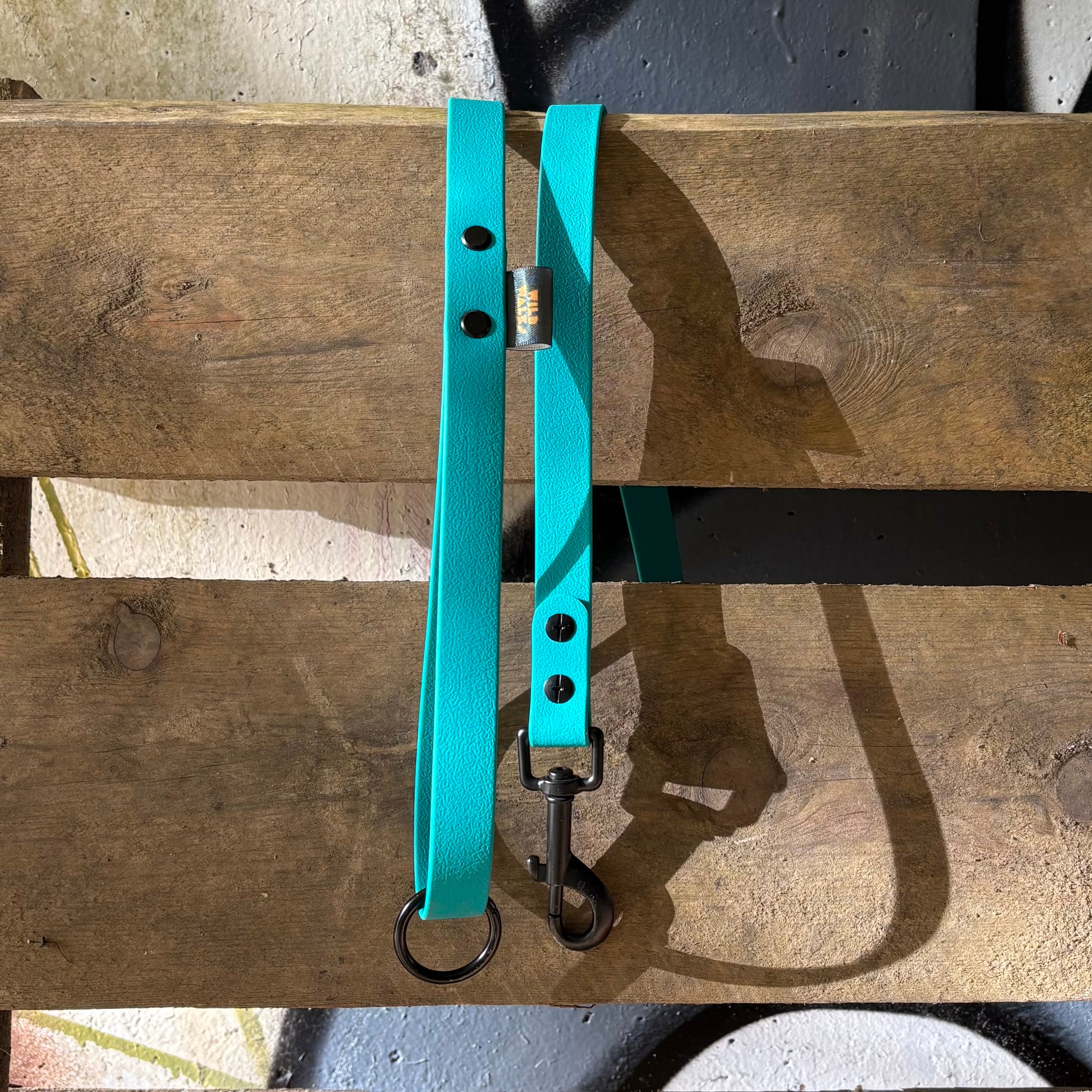 Retro Rave Waterproof Lead